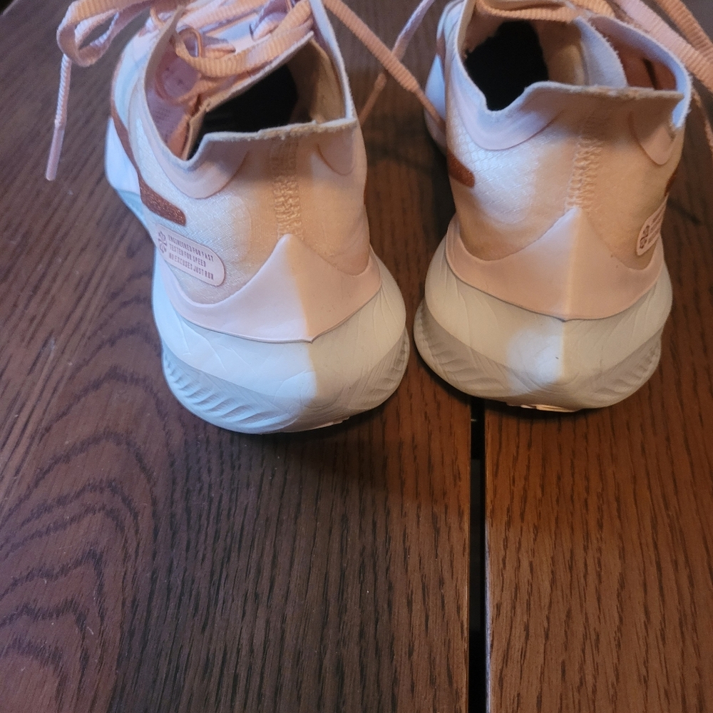 Nike Women's Pink Zoom Gravity Running Shoes - Picture 5 of 8